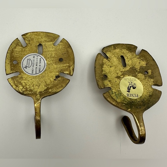 2 VTG Nanco & Penco Solid Brass Sand Dollar Wall Hooks Nautical Beach Decor - Picture 2 of 6